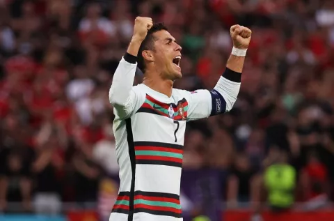 Cristiano Ronaldo hace historia y Portugal da un tardío espectáculo ante Hungría en la Eurocopa