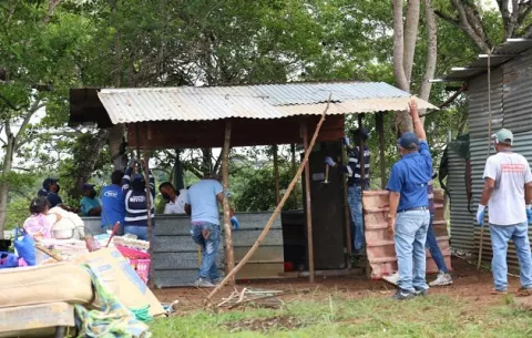 Agua y luz no serán un problema  para precaristas reubicados en Las Mendozas