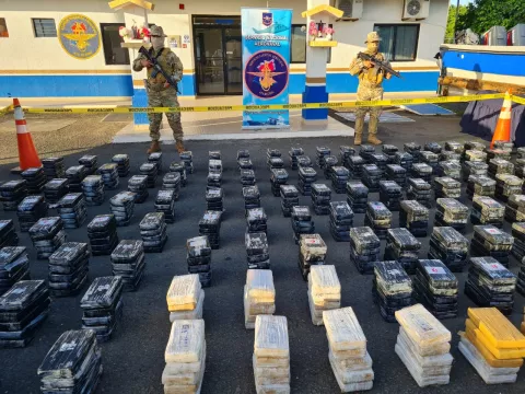 Senan decomisa 808 paquetes de droga en costas santeñas 