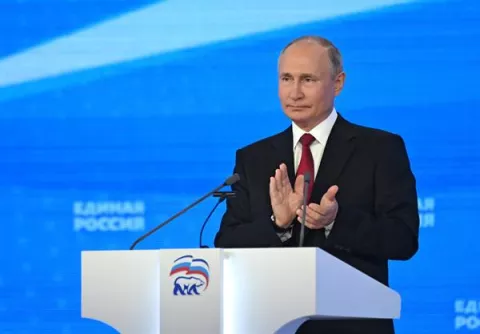  Vladímir Putin intenta impulsar el partido oficialista ante la caída de su popularidad