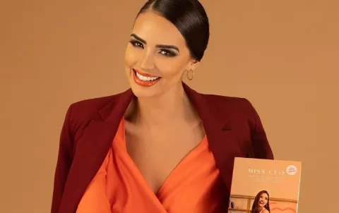 Sheldry Sáez presenta su tercer libro 'Miss Ceo'