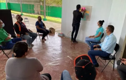 Realizan taller de inteligencia colectiva para la gestión de residuos sólidos en Tonosí  