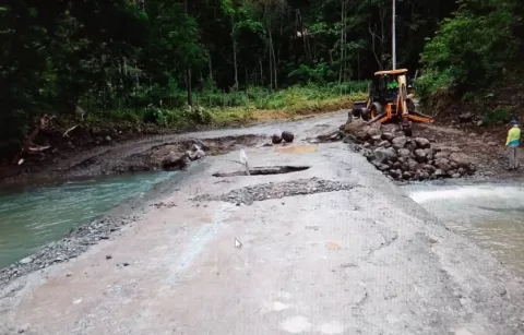 Vado queda destruido por corriente del río Dos Bocas en Sorá, distrito de Chame