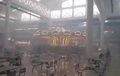 ¡Confusión! Desconocidos detonan fuegos pirotécnicos en centro comercial Albrook Mall