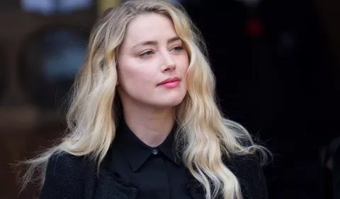 La actriz Amber Heard es mamá de una niña