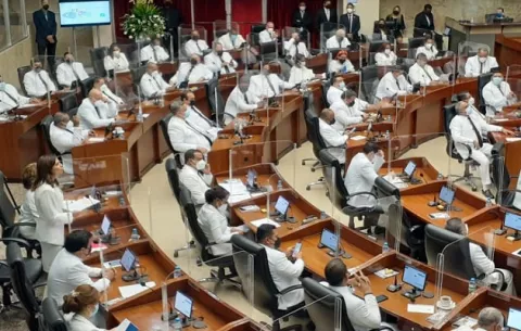 'Diputados, ¿no pueden desayunar en su casa?', preguntan tras pago de $21 por plato