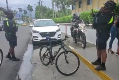 Con armas blancas delincuentes roban en la clínica hospital Atlántico de Colón 