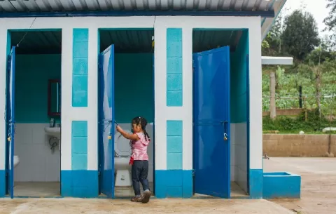 Países de América Latina se beneficiarán del programa social "Baños Cambian Vidas" de Scott