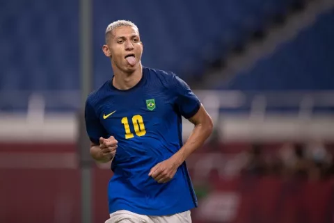 Richarlison anotó doblete para darle la victoria y la clasificación a Brasil en los Juegos Olímpicos
