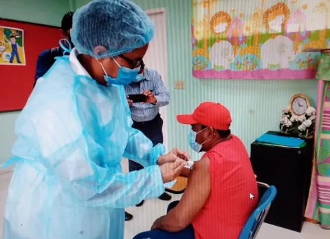 Habilitarán otro centro de vacunación con dosis de AztraZeneca en el distrito de Chame 