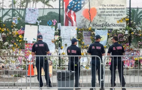 Se eleva a 64 el número de víctimas mortales en el derrumbe de Miami-Dade