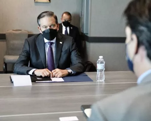 Tigo reafirma su compromiso de inversión en Panamá ante el presidente Cortizo