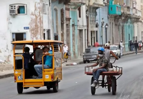 Cuba amanece en calma y sin internet móvil tras jornada de protestas masivas