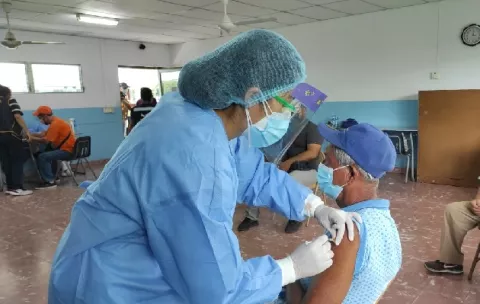 Más de 44 mil personas han sido vacunadas durante la fase por barrido con Pfizer en David
