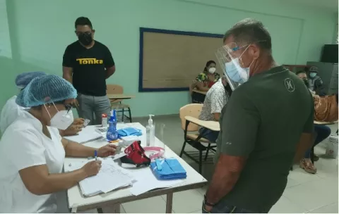 Con la vacunación por barrido Herrera espera ser una de las primeras provincias con inmunidad de rebaño
