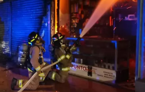 Incendio consume un local comercial en la ciudad de David