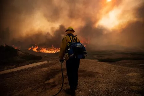 La temporada de incendios se adelanta varios meses en el oeste de Estados Unidos