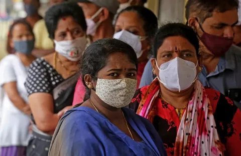 Muertes globales por covid-19 aumentan un 3% en la última semana
