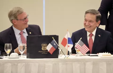 Laurentino Cortizo se reúne con inversionistas de la Cámara de Comercio Hispana de Irving