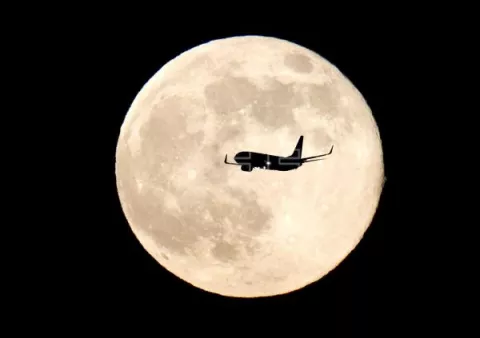 Un millón de personas piden plaza para el primer viaje turístico a la Luna