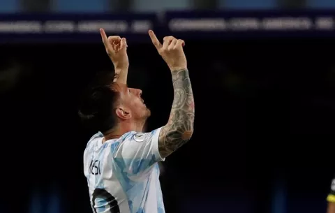 Argentina y Colombia avanzan a las semifinales de la Copa América