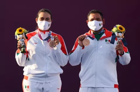 Alejandra Valencia y Luis Álvarez apuntan y aciertan en la medalla de bronce 