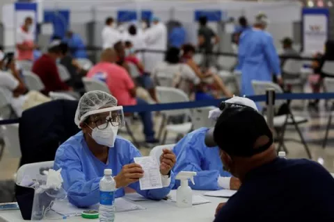 Autoridades afirman que se está controlando la nueva ola pandémica