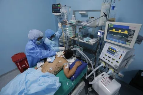 Desarticulan banda en Perú que pedía 20,000 dólares por una cama en UCI