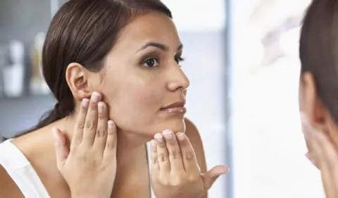 Protector facial, una medida efectiva contra el envejecimiento prematuro y el cáncer de piel 