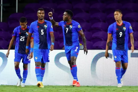 Panamá gana con doblete de 'Puma' Rodríguez,  pero lamenta eliminación de Copa Oro