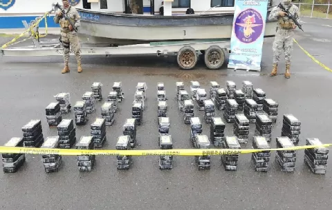 Senan incauta 245 paquetes de sustancias ilícitas en Punta Mala