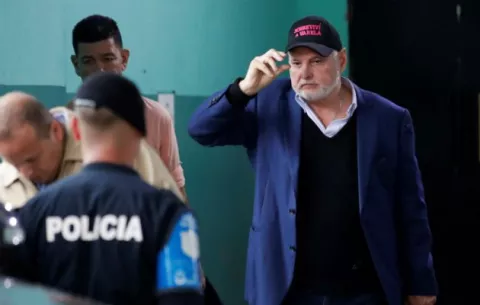 Persecución: magistrada y vicepresidente José Gabriel Carrizo buscarían trasladar a Martinelli a El Renacer