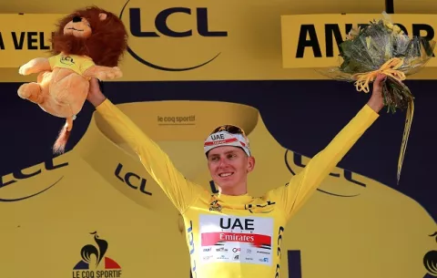 Tadej Pogacar afronta sus temores en el Tour y Rigoberto Urán recupera la segunda plaza