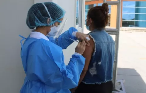 Panamá acumula 434,460 casos y 6,808 muertes por covid-19