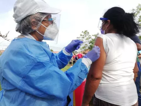 Administran 249 mil 721 dosis  de vacunas anti covid-19 en Panamá Oeste