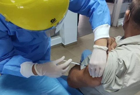 Covid-19: Vacunan con dosis de Pfizer a mayores de 40 años en Juan Díaz