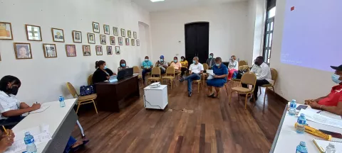 Gobernadora de Colón asegura que 'no están mareando' a los grupos en mesa de diálogo