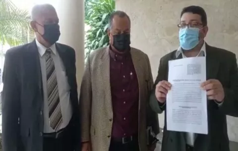 Abogados demandan Ley de 2007 que permite al ministro de Salud hacer obligatoria  vacunación