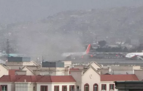 Más de una decena de muertos y 60 heridos en atentado en el aeropuerto de Kabul