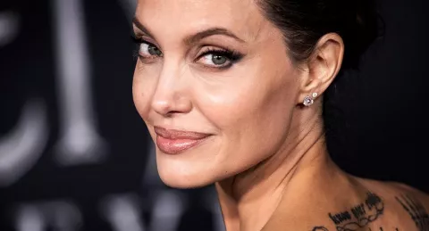 Angelina Jolie se estrena en Instagram con la denuncia de una niña afgana