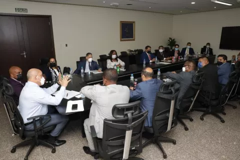 Proyecto intenta llevar el patrocinio legal gratuito a la esfera civil para beneficiar a familias humildes del interior del país