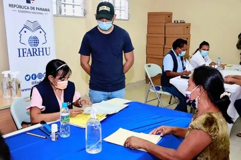 ¿Sabe cuáles son los requisitos para cobrar a partir de mañana la Beca Universal?