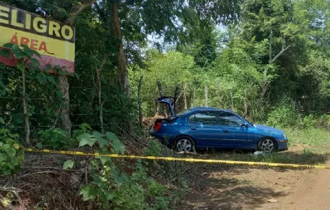 Encuentran cadáver en el maletero de un auto en Alto de La Peña de Los Santos
