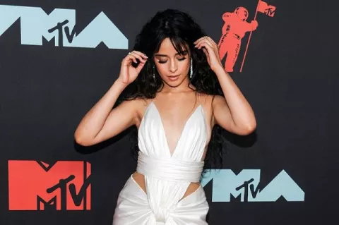 Camila Cabello presenta el tráiler de su 'Cinderella' moderna para Amazon