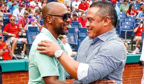 Carlos 'Calicho' Ruiz participa en homenaje a Roy Halladay en Filadelfia