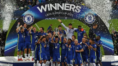 Chelsea gana la Supercopa en penales gracias a una actuación heroica de Kepa