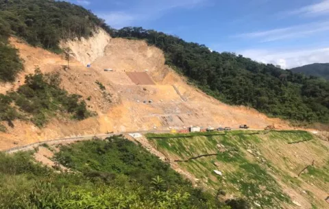 Continúan los trabajos de amortiguamiento vial en Cerro San Pablo, en Coclé