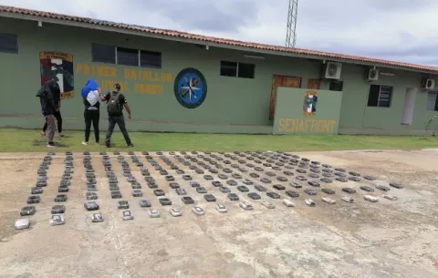 Incautan 196 paquetes de drogas y detienen a tres ciudadanos colombianos en Darién