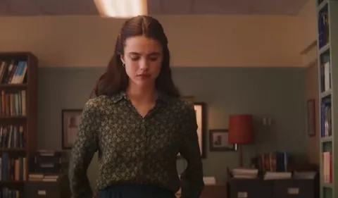 'El trabajo de mis sueños', protagonizada por Sigourney Weaver y Margaret Qualley, estrena en los cines locales