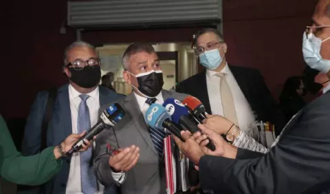 Fiscalía insiste en presentar documentos viciados e irrelevantes en juicio por supuestos pinchazos telefónico